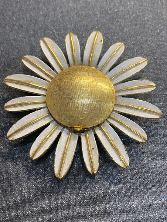 Jewelry - Vintage Avon Fragrance Container Flower